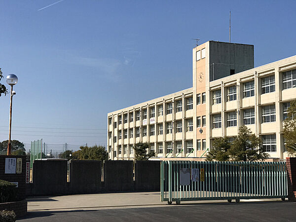 魚住東中学校　1926ｍ