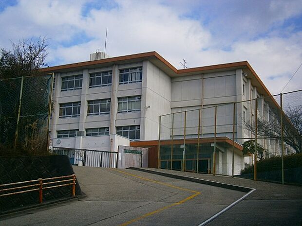 奈良市立富雄南中学校