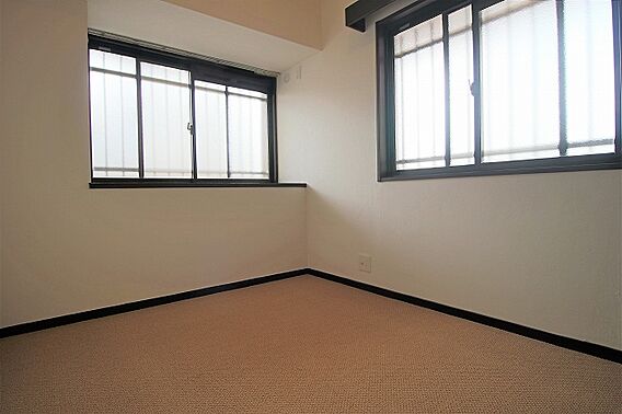 ２面採光で明る...