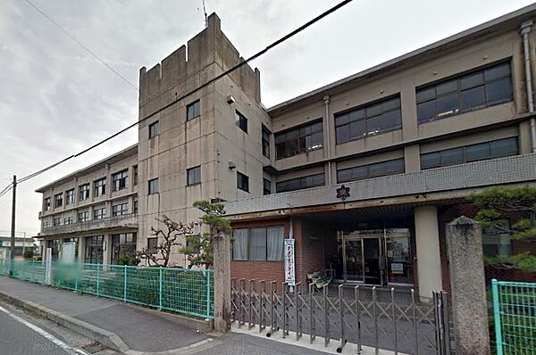 稲枝東小学校まで約900m