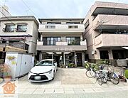 旧国道沿いにあり、車、自転車共に、置けます。