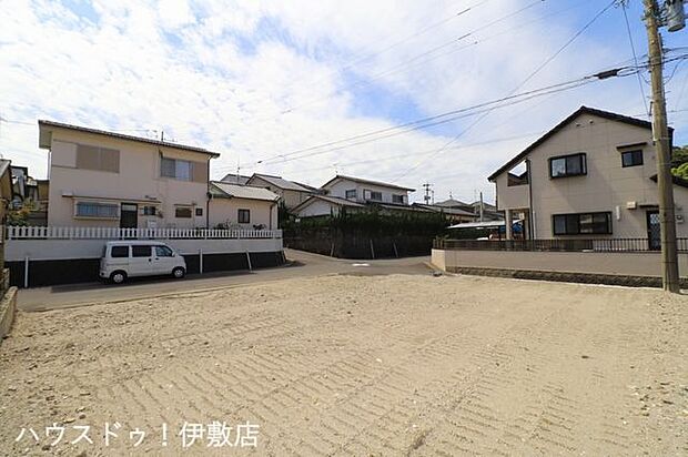 【外観写真】間口が約12.0m!駐車場をゆったりとできます!