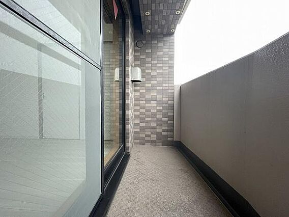 多くの日が差し...