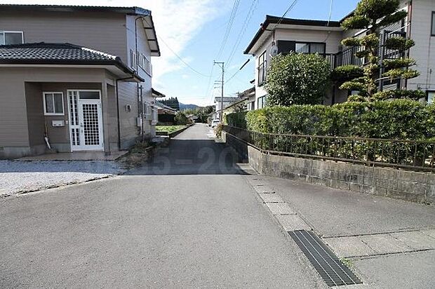 田野町分譲地前面道路