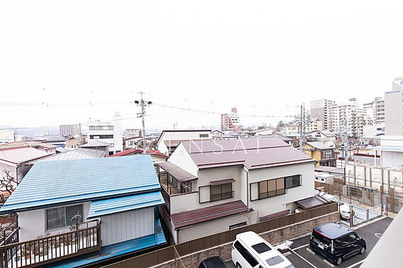 西面バルコニー...