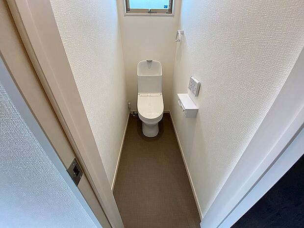 2Fトイレ。2階のトイレも1階と同様の機能があります