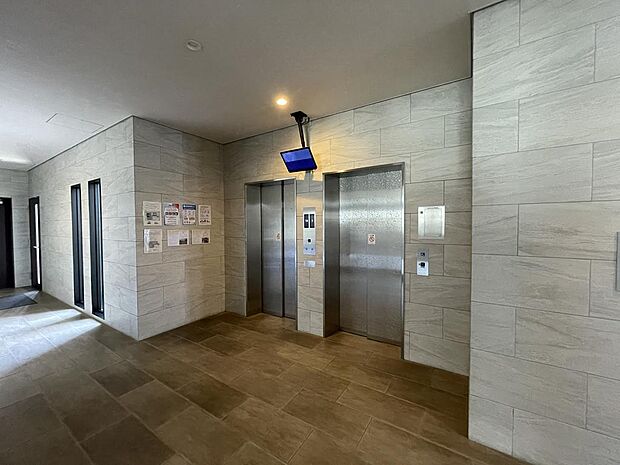 エレベーターが２基あるので込み合う時間帯も安心です。
