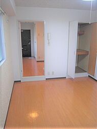 メゾンラボム 304 4階1Kのリビング/ダイニング