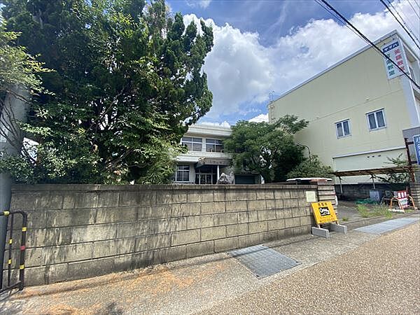 岩出駅まで徒歩13分と距離はありますが、毎日ウォーキングがてらに通勤ができます！