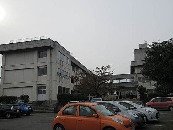太田市立毛里田中学校 2185m
