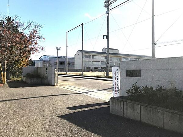 那賀川中学校 1330m