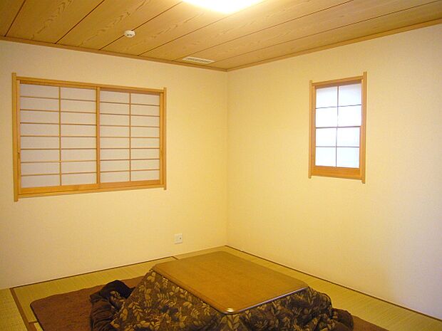 1階和室10畳です。しっとりと日本情緒が漂う空間です。