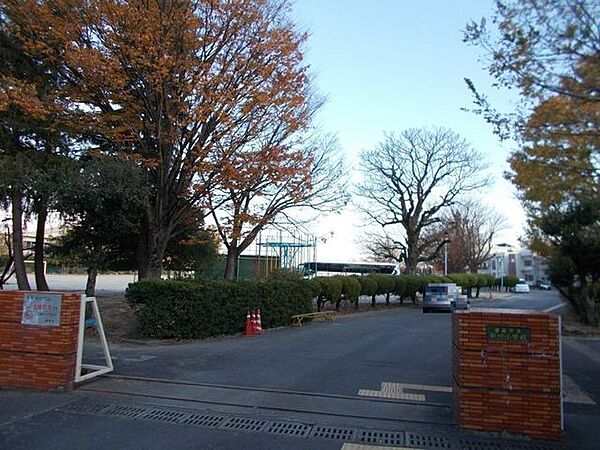 新川小学校 1720m