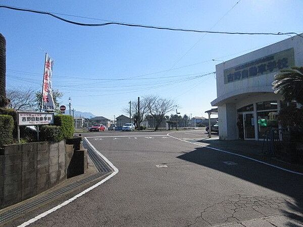 吉野自動車学校鹿児島市吉野町にある吉野自動車学校です。吉野自動車学校は、親切・丁寧・最良の教習を提供いたします。 240m