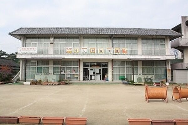 岸和田市立岸城幼稚園まで830m