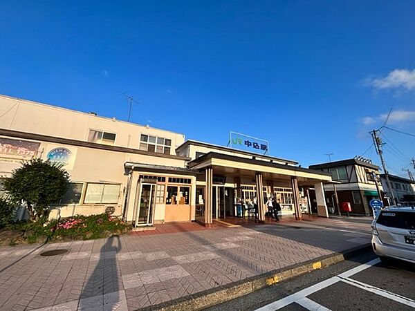 JR小海線「中込」駅から約400mです。