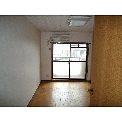 マイン・ディュウエルス_内装_2