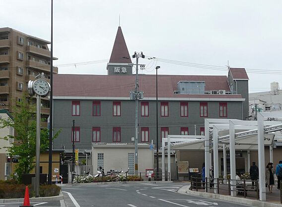 千里山駅東口（...