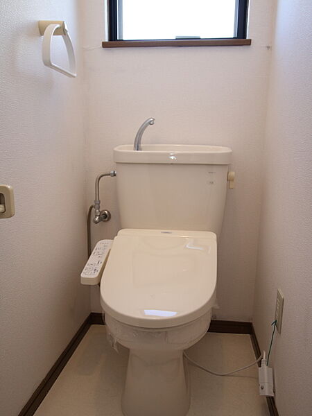 画像11:トイレはウォシュレットタイプです