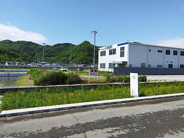 北側国道から法面