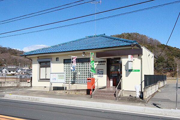 足利毛野郵便局（579m）