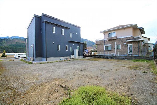 東西に約17mあるので、間取りによっては全室南向きのプランも可能です。