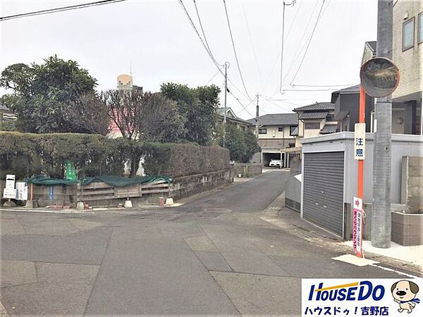 交通量が少ないので駐車もしやすいですね。
