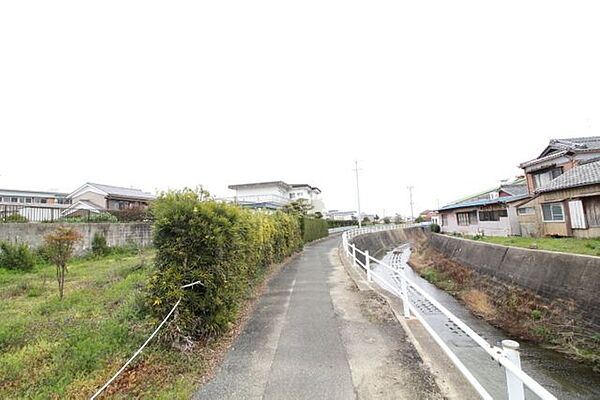 前面道路（2021年3月撮影）