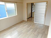南側と西側の２面に窓のある明るいお部屋です。