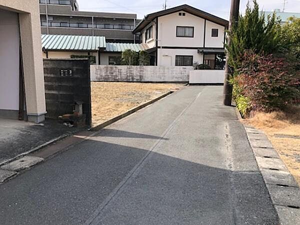 前面道路4ｍ。