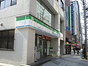 コンビニエンスストアファミリーマート 大伝馬町店まで120ｍ