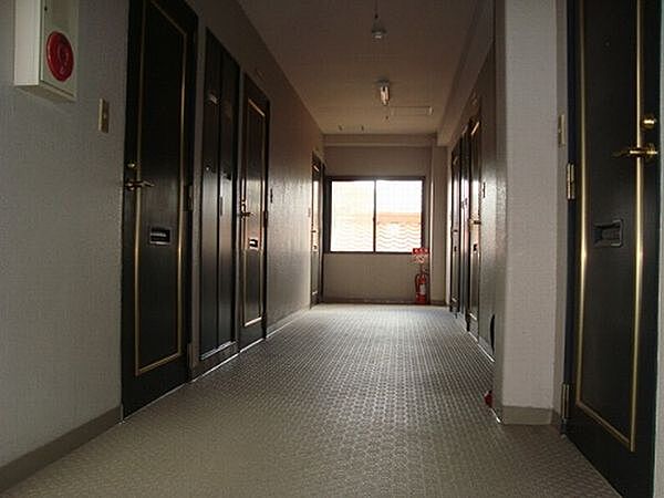 画像17:共用廊下。