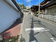 西鉄バス日の出1丁目徒歩3分です。