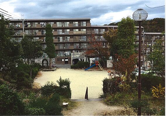 公園側から見た...