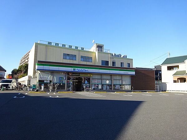 ファミリーマート八千代大和田新田店　徒歩4分（約290ｍ）