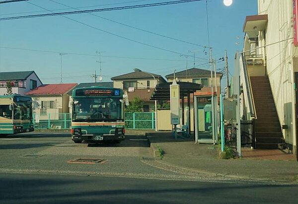 画像28:武蔵藤沢方面行バス停（入間扇町屋団地）