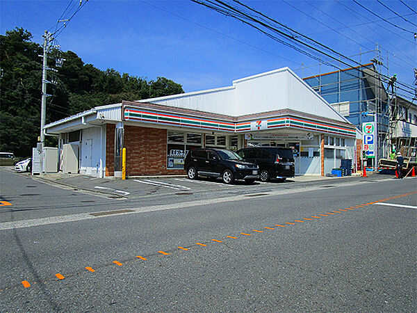 セブンイレブン横須賀野比店891m
