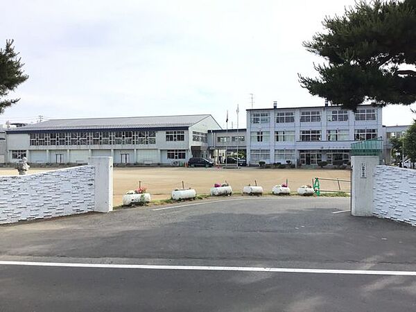 八戸市立白銀小学校 1140m