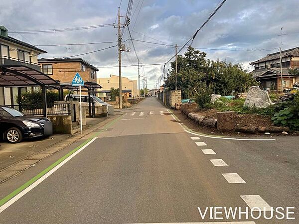 ■北・西公道に面した、300坪超の広～い土地です！