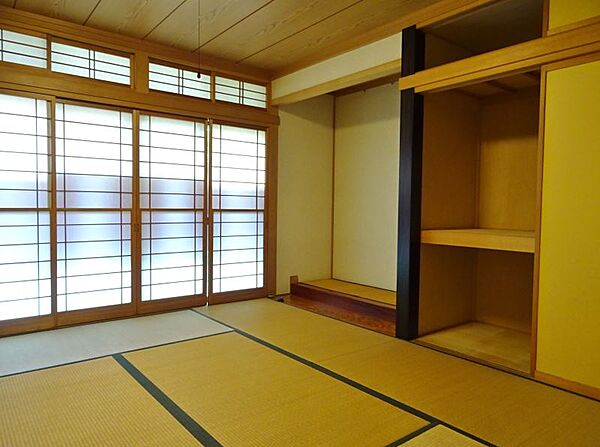 １階和室８帖は独立しているので、趣味のお部屋にも、客間にも使用できます♪