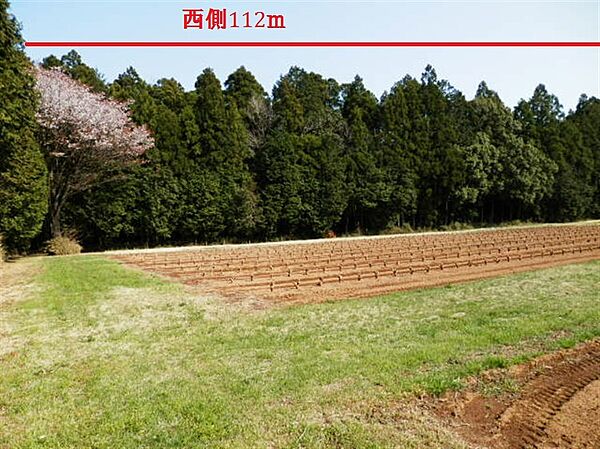 大きな4575坪！常磐線（ひたち野うしく駅）９ＫＭ。圏央道（阿見東ＩＣ）1.7ＫＭ。阿見東工業団地1.3ＫＭ。