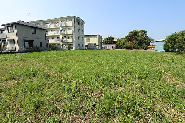 敷地と有南側から北方向へ