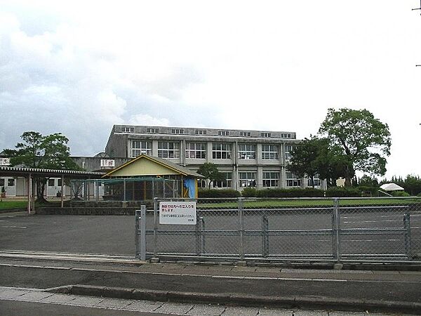小松台小学校まで約850ｍ