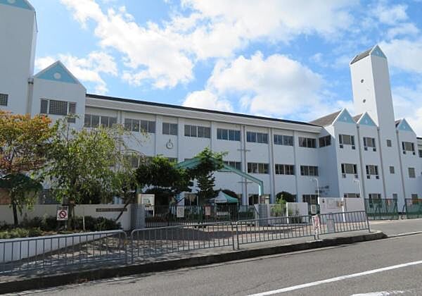 高槻市立阿武山小学校まで1282m