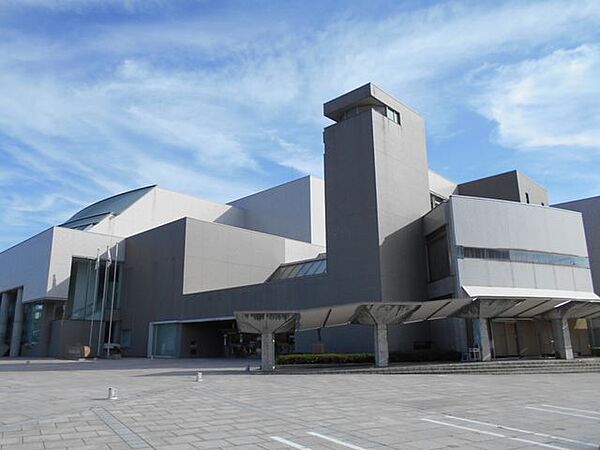 西条市総合文化会館 800m