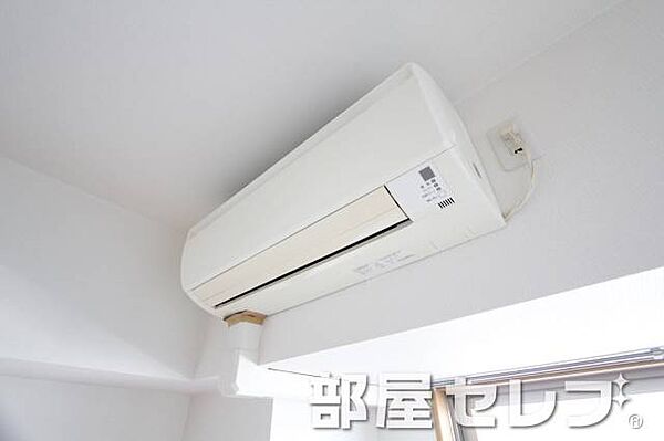 画像13:冷暖房エアコン。他号室の写真です。