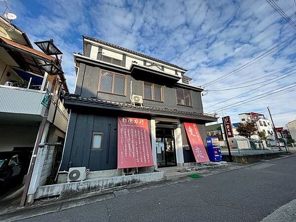 リニューアル済みで外観も大変きれいです。