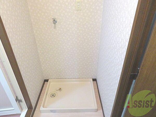 画像24:洗濯機置き場は浴室の近くにございます。使いやすそうです。