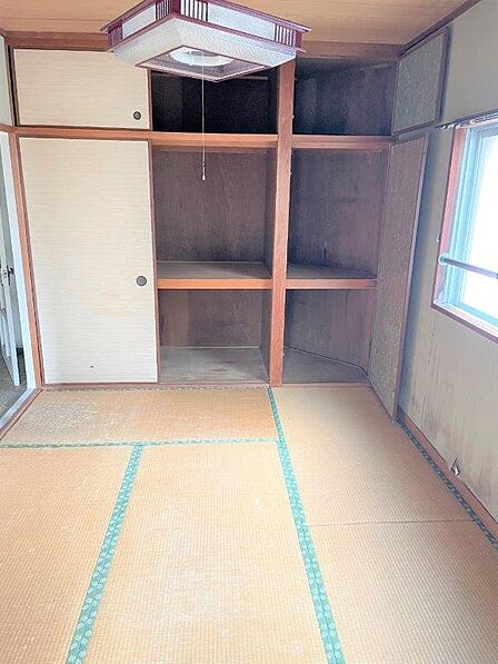 和室だと足をのばして寛ぐことができ、客間やお子様の遊び場など幅広い用途で利用できます。