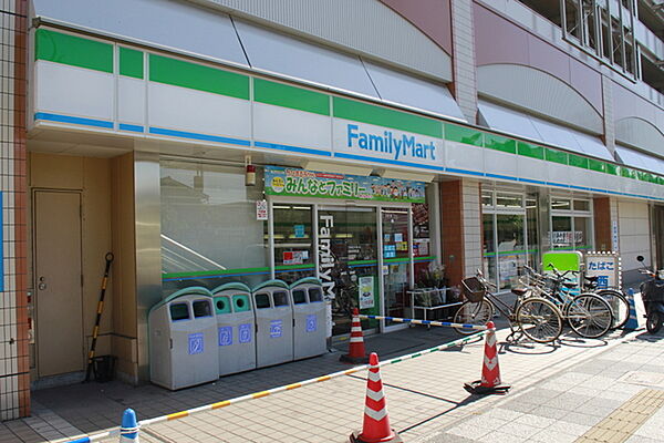 画像23:ファミリーマート長岡京駅前店まで550m